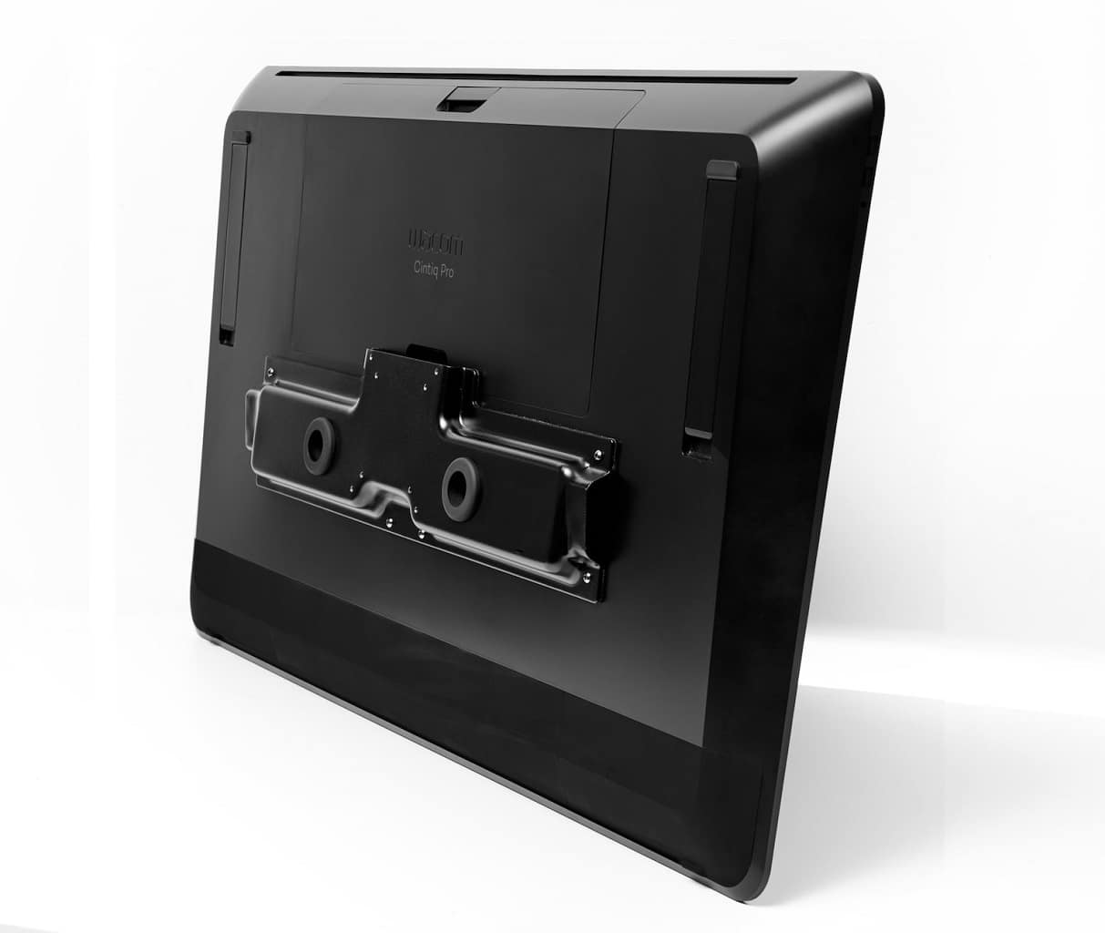 Крепление Wacom VESA Mount for Cintiq Pro 24/32 (ACK-62804K) — изображение 7