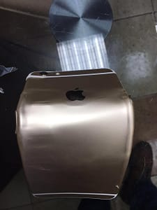 Выпрямление вмятин на iphone