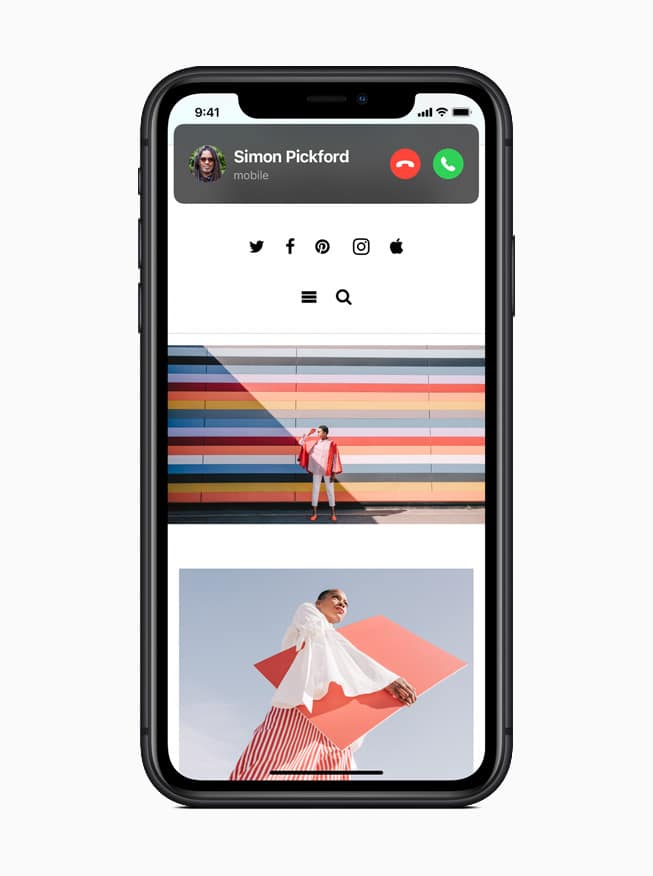 iOS 14 отличается совершенно новым компактным дизайном, который позволяет пользователям одновременно принимать звонки, задавать вопросы Siri или смотреть видео.